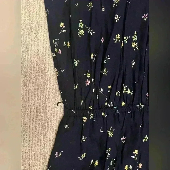 LC MEDIUM PLEATED NAVY FLORAL DRESS - Picture 9 of 12